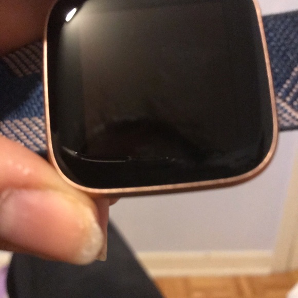 🌸🌸SOLD🌸🌸Fitbit Versa 2 watch with charger - Picture 2 of 4